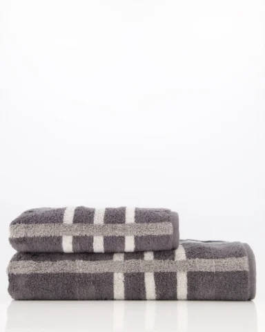 Medvilninis rankšluostis 100 % minkšta medvilnė. Modernus dizainas. Gerai sugeria drėgmę. Tinka jautriai odai. Tankis: 500 g/m². Dydis: 50x100, 70x140